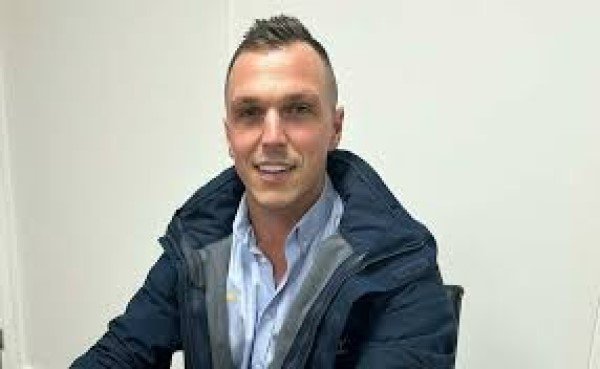 Neville Voss